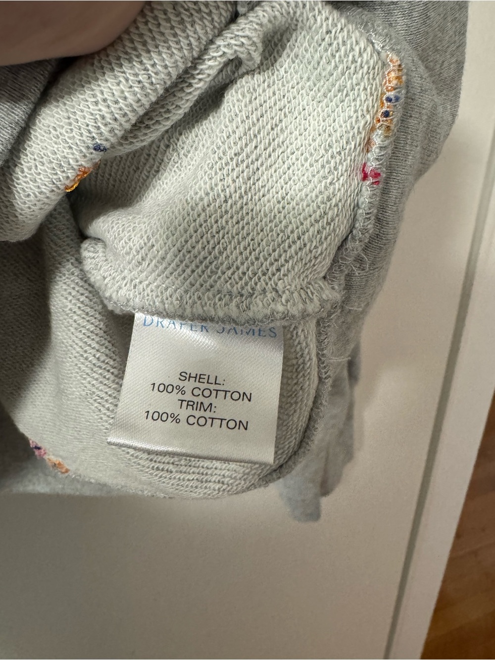 Draper James Gretchen Sweatshirt in Embroidered Viola size XL - Picture 4 of 5